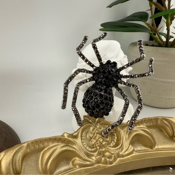 Black Crystal Spider Brooch – Statement Gothic Pin - Picture 4 of 6